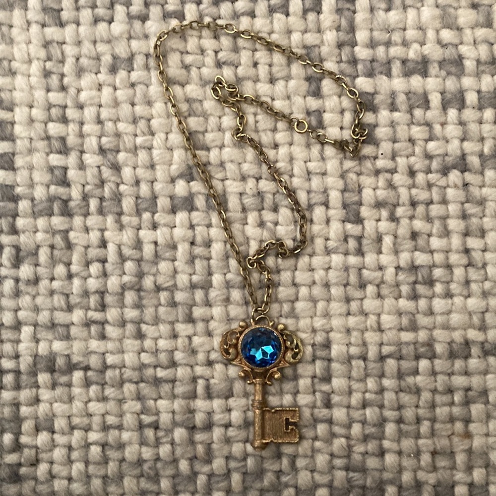 Vintage necklace in excellent condition